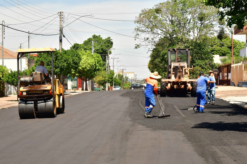 Governo asfalta trecho da Rua Marechal Deodoro