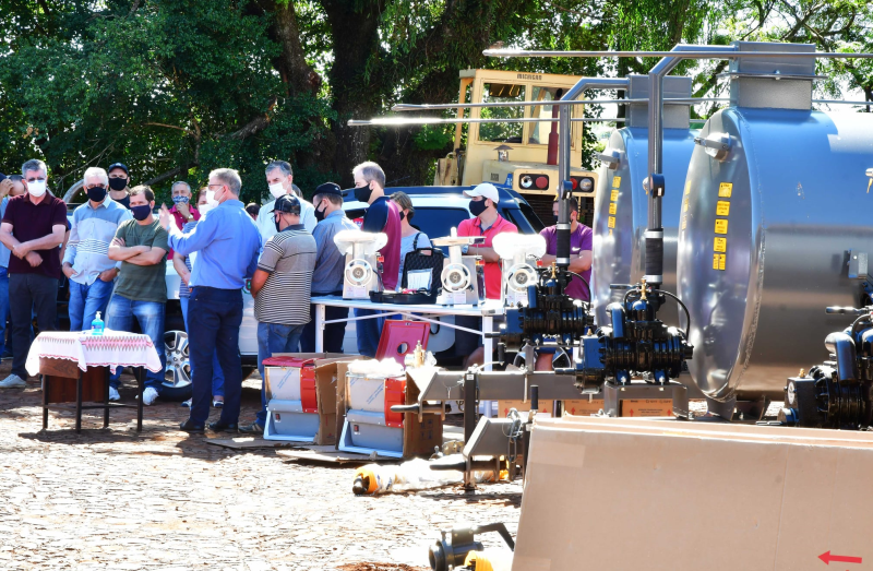 Entregues R$ 176,9 mil em equipamentos para associações de produtores