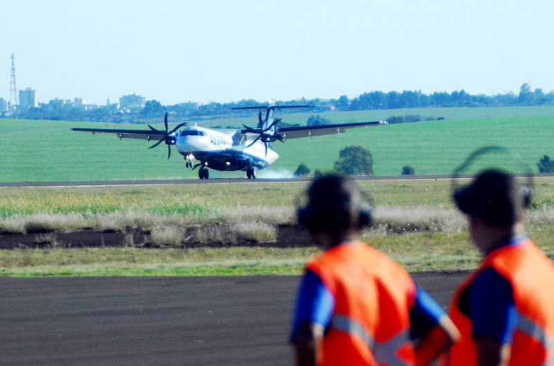 Voos da Azul serão retomados nesta segunda-feira