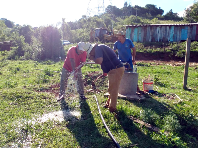 Setor de Águas constrói 4.450 metros de rede no interior