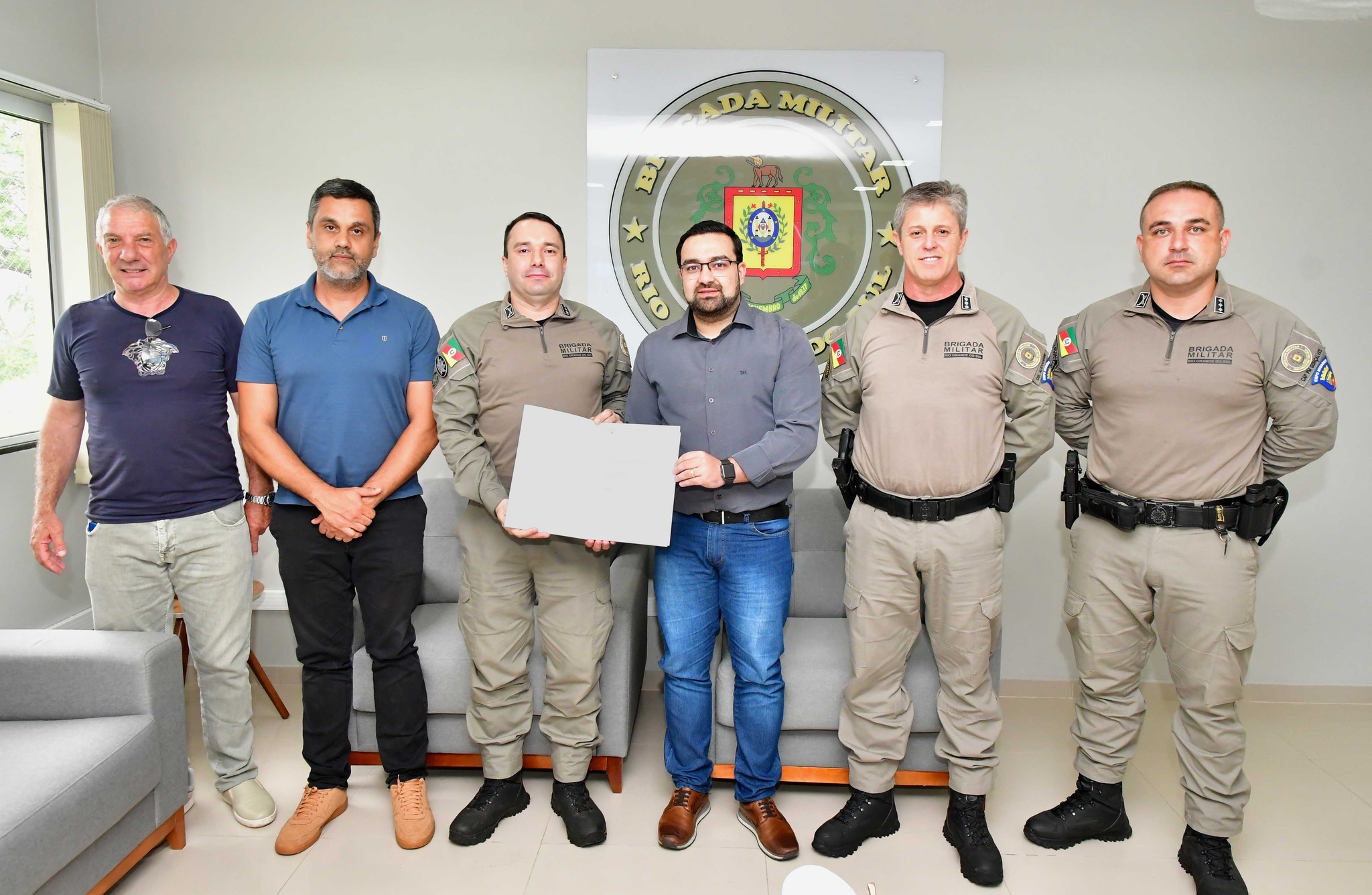 Prefeito em exercício trata do cercamento eletrônico com a BM