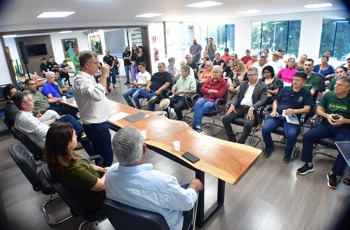<p>Entregues 45 escrituras do programa de regulariza&ccedil;&atilde;o fundi&aacute;ria&nbsp;</p>