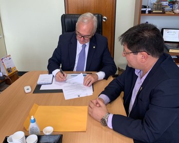 <p>Vice-prefeito cumpre agendas em Bras&iacute;lia em busca de recursos para Santo &Acirc;ngelo</p>