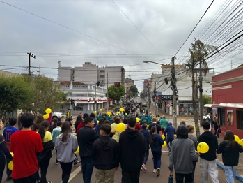 <p>Prefeitura promove caminhada alusiva &agrave; campanha Maio Amarelo 2025</p>