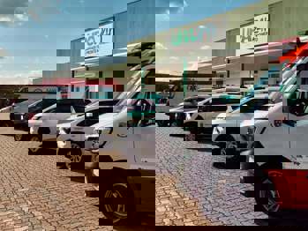 <p>Prefeitura entrega tr&ecirc;s novos ve&iacute;culos para refor&ccedil;o da rede municipal de Sa&uacute;de</p>