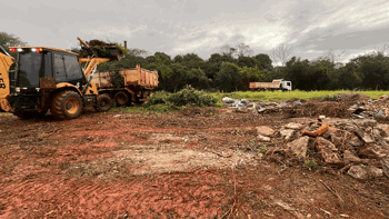 <p>Dez cargas de lixo s&atilde;o removidas em a&ccedil;&atilde;o no Arroio Itaquarinchim</p>