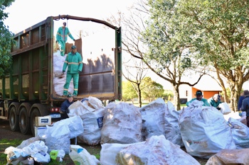 <p>Mais de 16,5 mil embalagens de agrot&oacute;xicos s&atilde;o recolhidas na Semana do Campo Limpo em Santo &Acirc;ngelo</p>