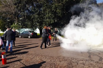 <p>Profissionais da Sa&uacute;de participam de curso de Preven&ccedil;&atilde;o e Combate a Inc&ecirc;ndio</p>