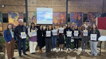 <p>Alunos do 9&ordm; ano recebem Caderno de Aprendizagem e participam de palestra sobre empreendedorismo</p>