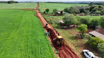 <p>Implanta&ccedil;&atilde;o de rede de &aacute;gua leva mais seguran&ccedil;a h&iacute;drica &agrave; Col&ocirc;nia Municipal</p>