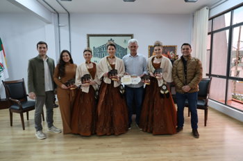 <p>Soberanas da 29&ordf; Oktoberfest Miss&otilde;es visitam Santo &Acirc;ngelo e convidam para a festa em Cerro Largo</p>