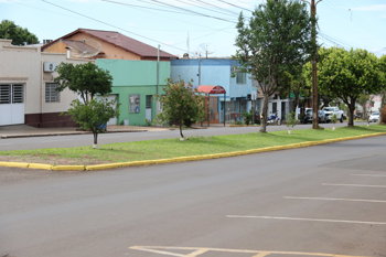 <p>Empresários revitalizam canteiro central da Avenida Getúlio Vargas com apoio da Prefeitura</p>