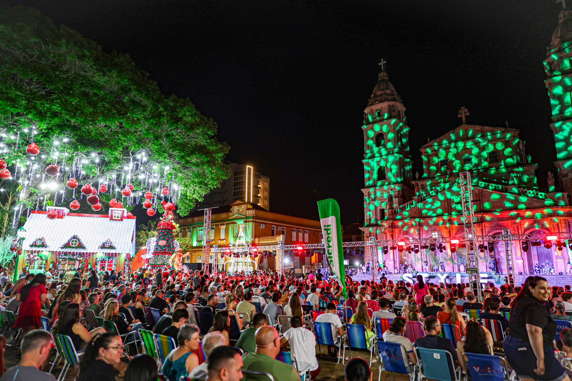<p>Primeiro final de semana do 17&ordm; Natal Cidade dos Anjos movimenta Santo &Acirc;ngelo</p>