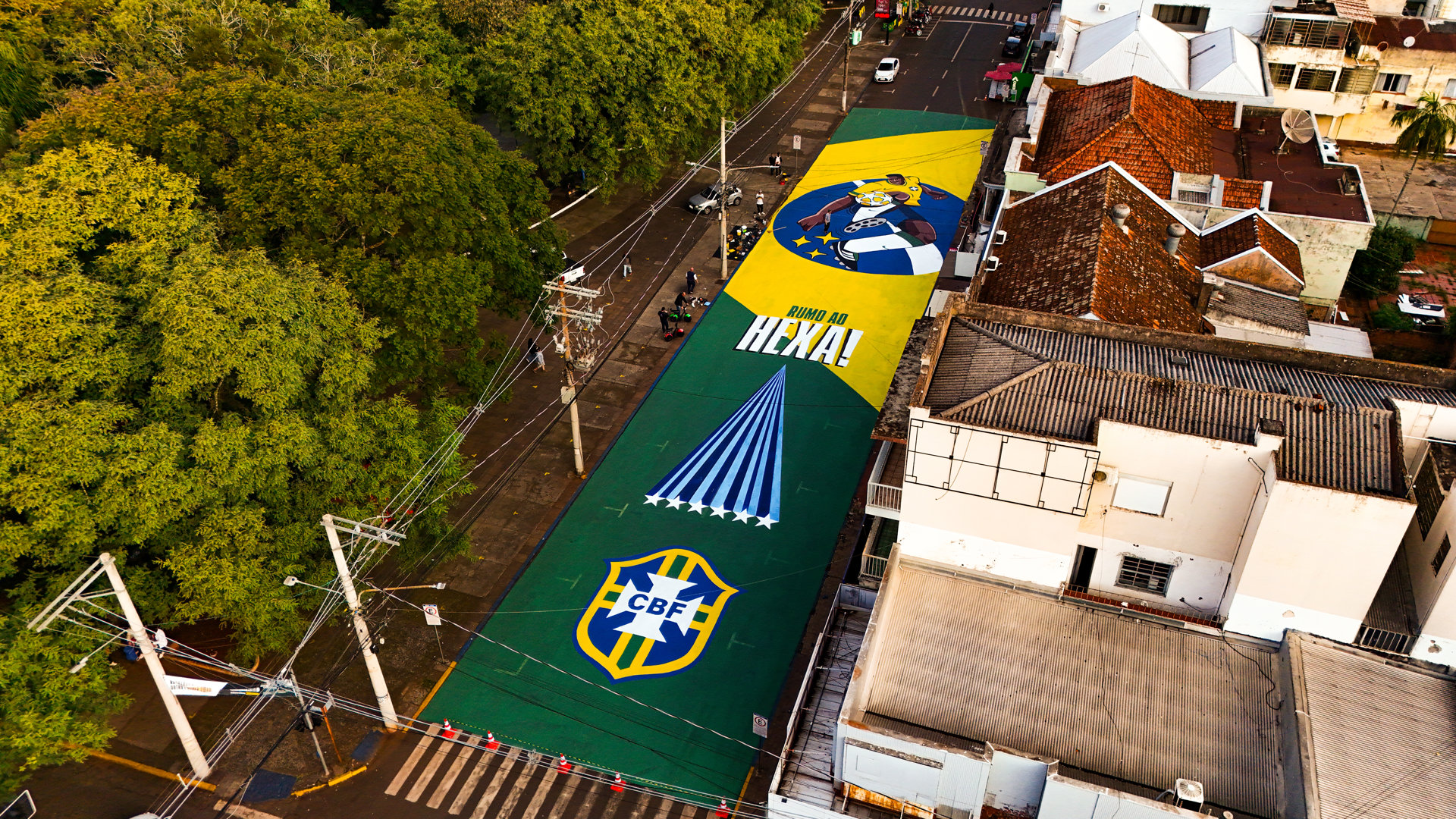 <span style="font-size: 10pt;">Santo &Acirc;ngelo resgata tradi&ccedil;&atilde;o da Copa com pintura tem&aacute;tica em rua da cidade</span>