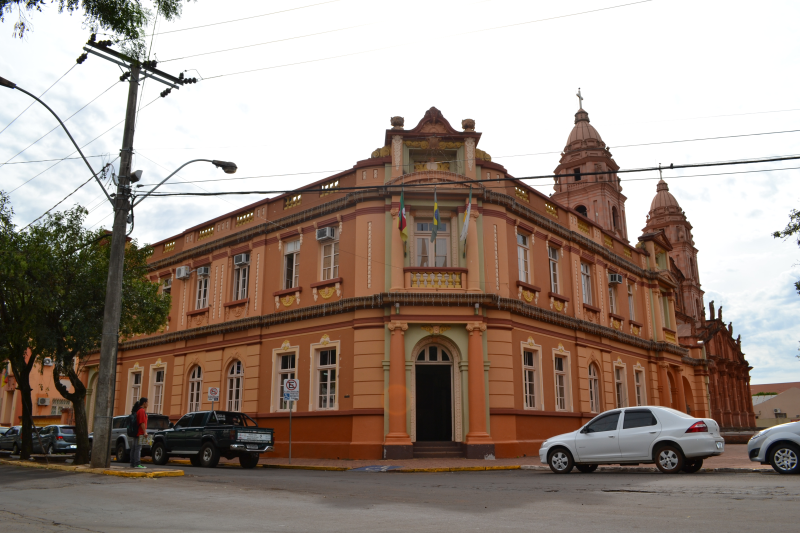 Prefeitura de Santo Ângelo adota turno único