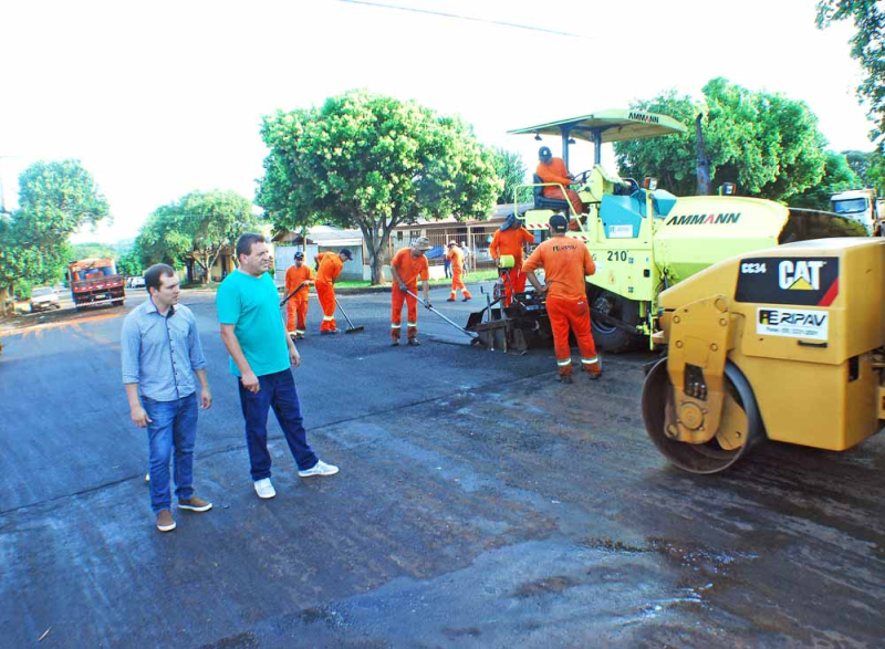 Obras de asfaltamento interligam quatro bairros da cidade
