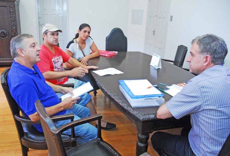 Bairro União entrega reivindicações ao Executivo