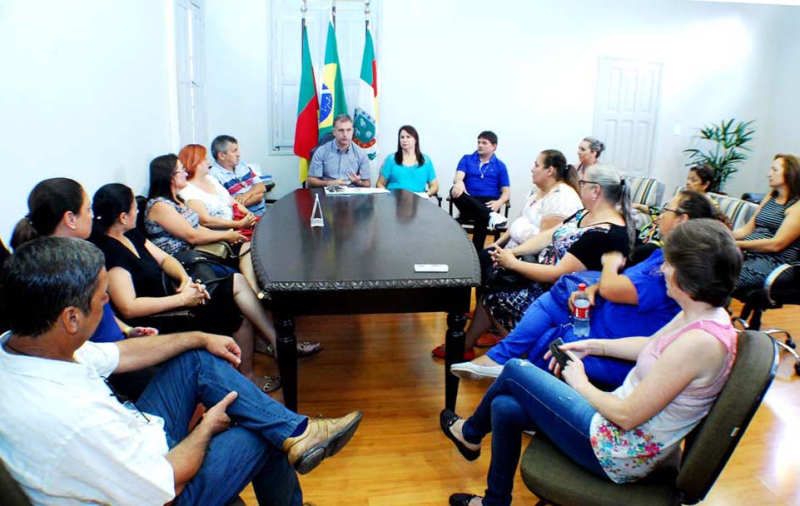 APM/Sindicato entrega pauta de reivindicações para a atual administração