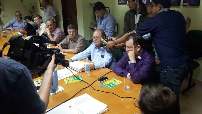 FENAMILHO Internacional é recebida no Paraguai