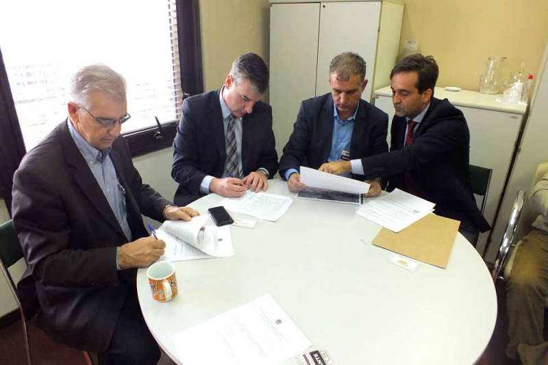 Prefeitura recebe terreno da União