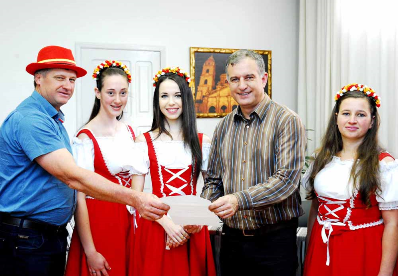 Organização da festa da Atafona oficializa convite ao Executivo