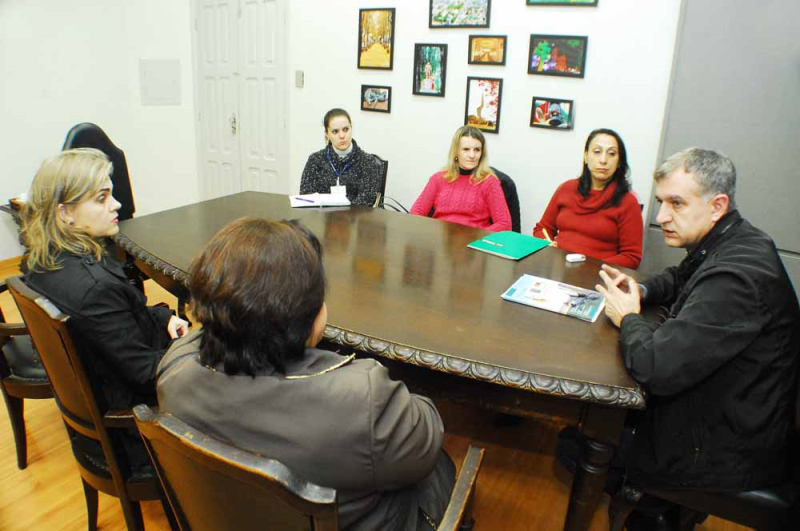 Executivo e COMDEF debatem acessibilidade para deficientes físicos