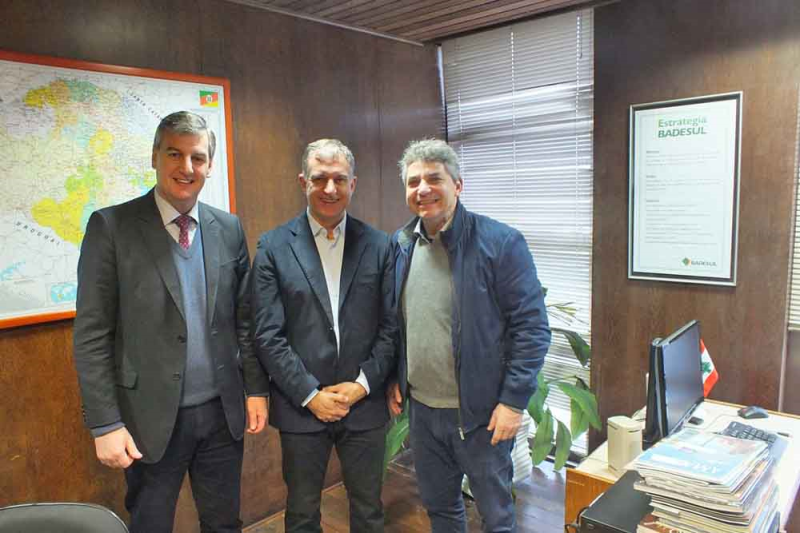 Deputado Loureiro e prefeito Jacques buscam recursos para pavimentação e iluminação