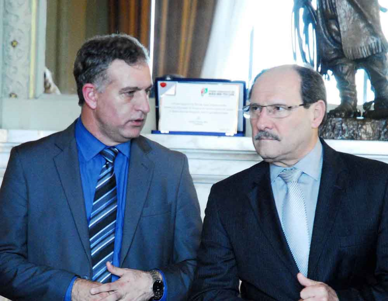 Governador e prefeito inauguram voo ligando Porto Alegre e Santo Ângelo