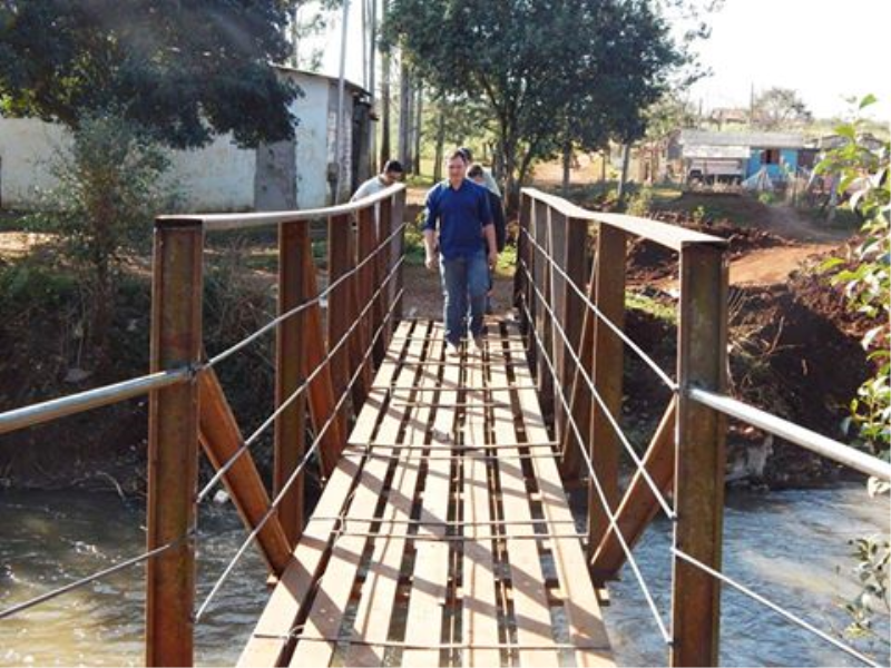 Pontilhão no Bairro Meller é reformado e reforçado