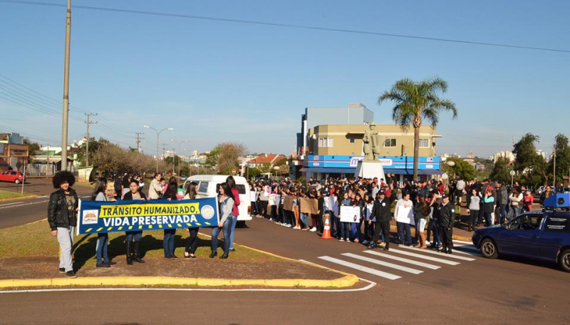 Manifestação do IEE Odão Felipe Pippi pede mais segurança no trânsito