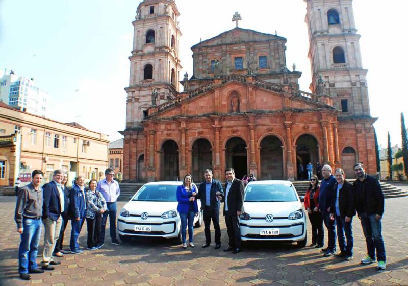 Saúde e Assistência Social recebem novos veículos