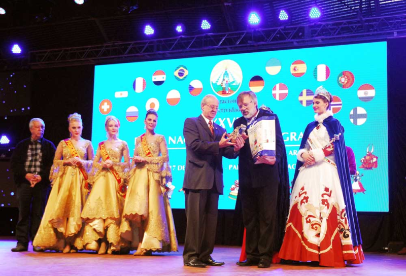 Presidente da 18ª Fenamilho Bruno Hesse e comitiva realizam intercâmbio em Oberá-Argentina