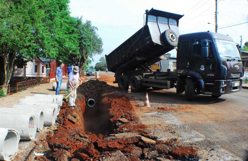 SMOSU executa drenagem no Bairro Aliança