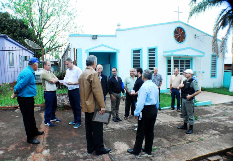 Prefeito anuncia asfaltamento em ruas do Bairro Kurtz