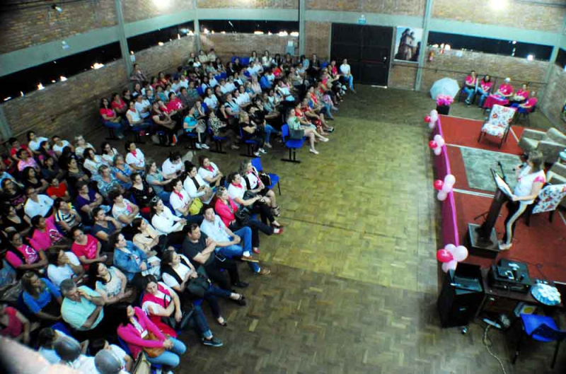 Outubro Rosa encerra com painel de conscientização e prevenção ao câncer de mama