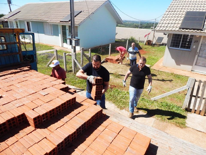 Obras em residência de vítima de atropelamento estão dentro do cronograma, diz secretário da Habitação