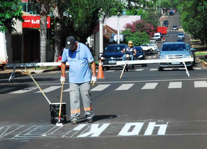 DMT alerta para faixa elevada na Avenida Rio Grande do Sul