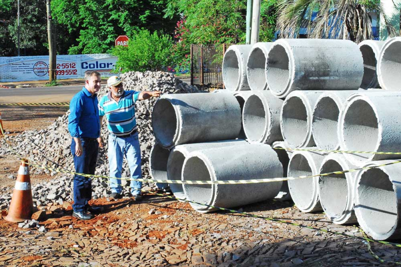 Demanda de 30 anos dos moradores da Rua Independência está sendo executada