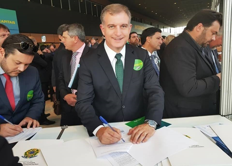 Prefeito traz recursos para investimentos em áreas prioritárias