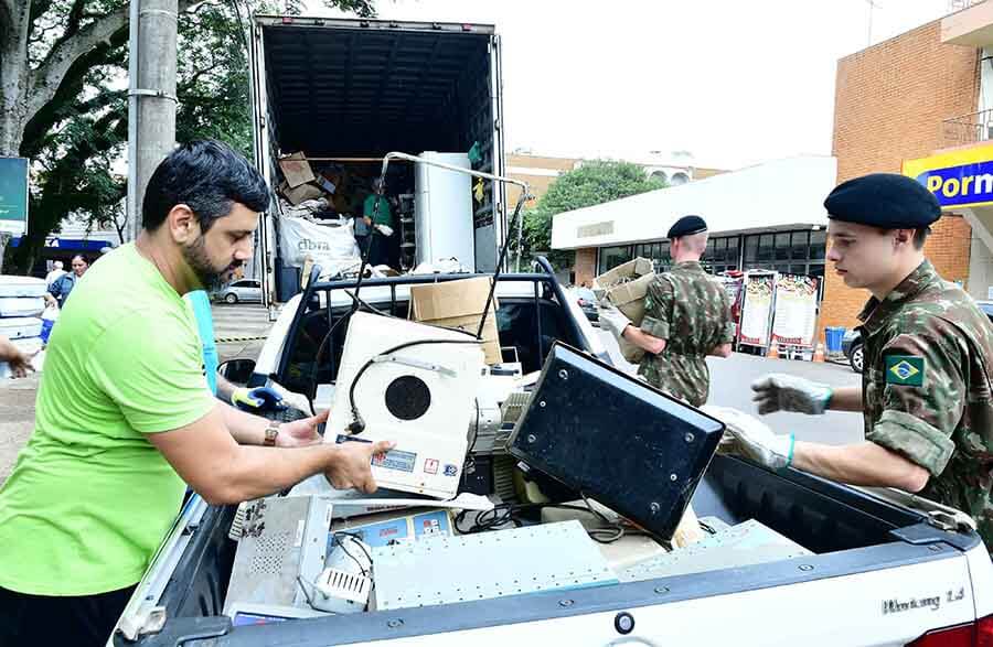 Sábado tem recolhimento de lixo eletrônico na Praça do Brique