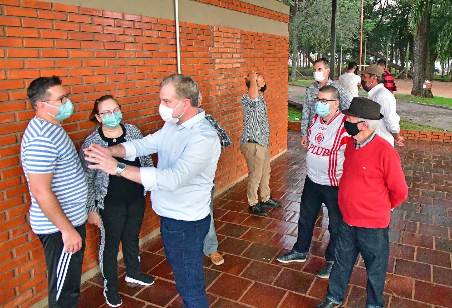 Prefeito reúne-se com empresários e moradores da Zona Norte