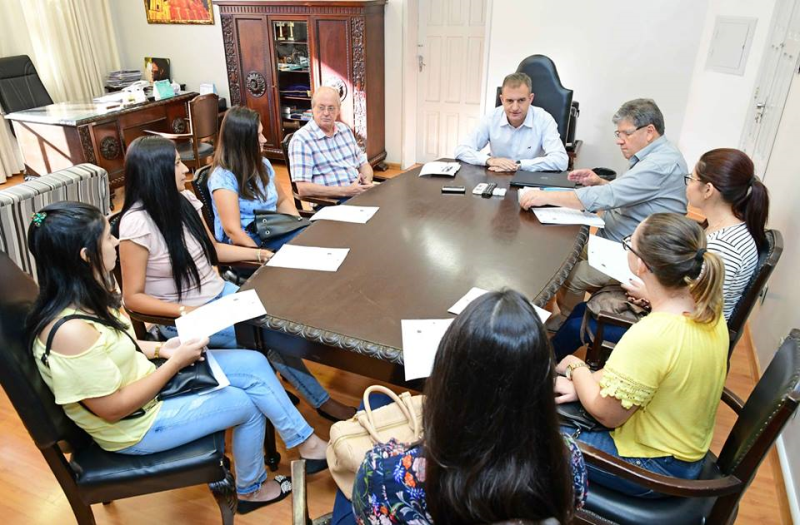 Município empossa aprovados em processo seletivo