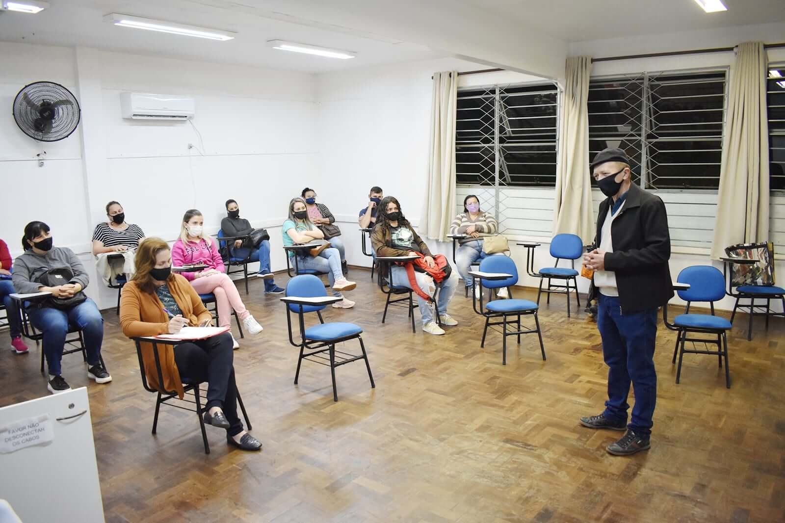 Coordenador da SDR palestra na Escola Técnica Guaramano