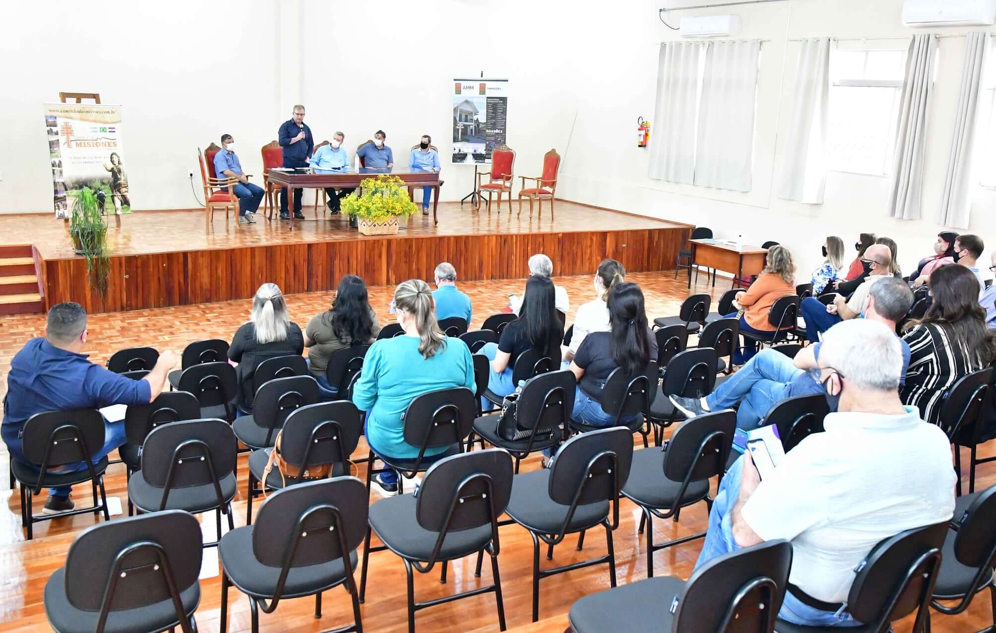 DETUR debate planejamento do turismo na pós-pandemia