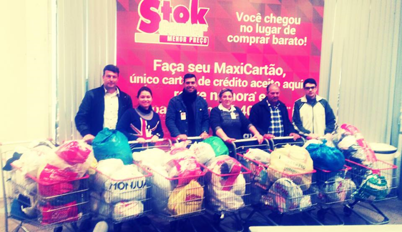 Stok Center doa mais de mil peças para Campanha do Agasalho 2018