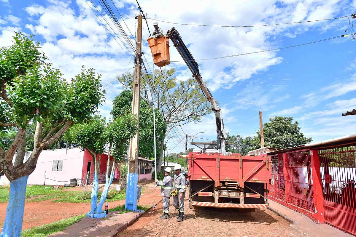 “Prefeitura nos Bairros” com obras e serviços no Santa Bárbara