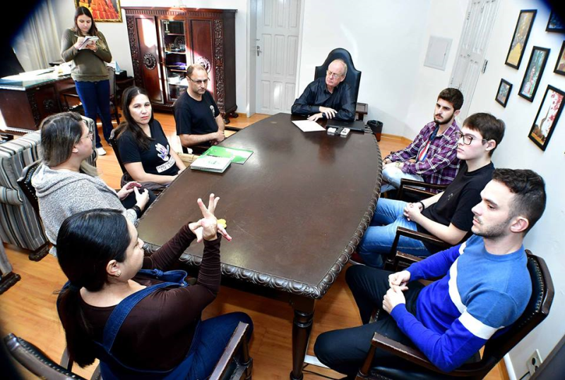 APASSA busca apoio do Município para Central de Libras