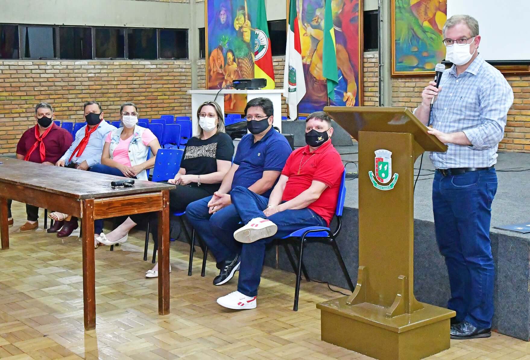 Prefeito sanciona duas leis de interesse da população