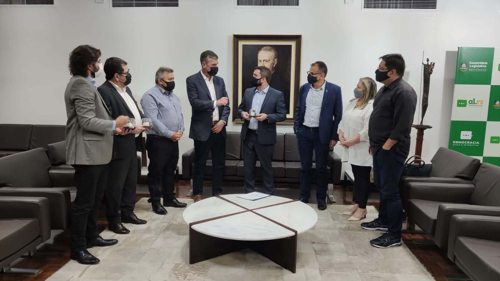 Comitiva busca patrocínios para a Feaagri Missões