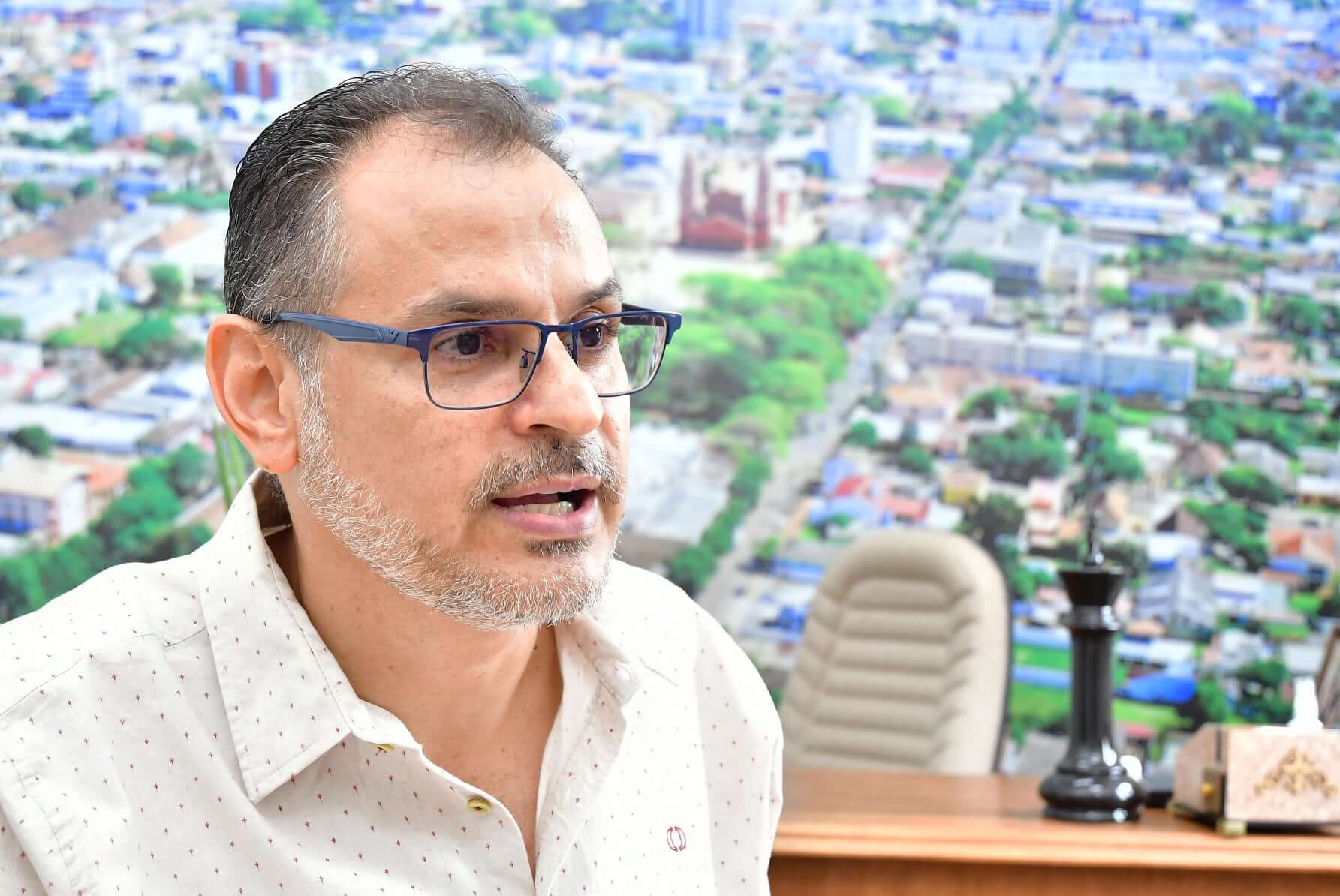 Volnei Teixeira assume a chefia do Executivo